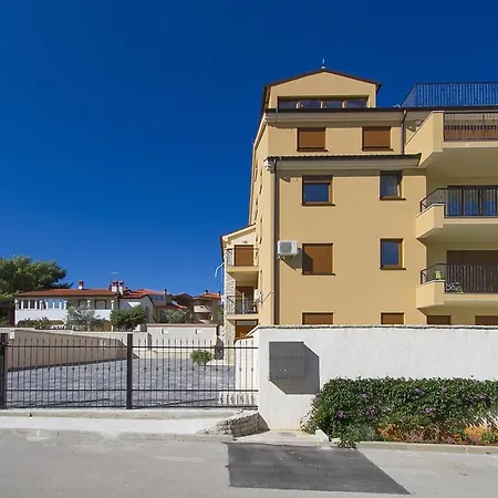Spagnolo Apartment *